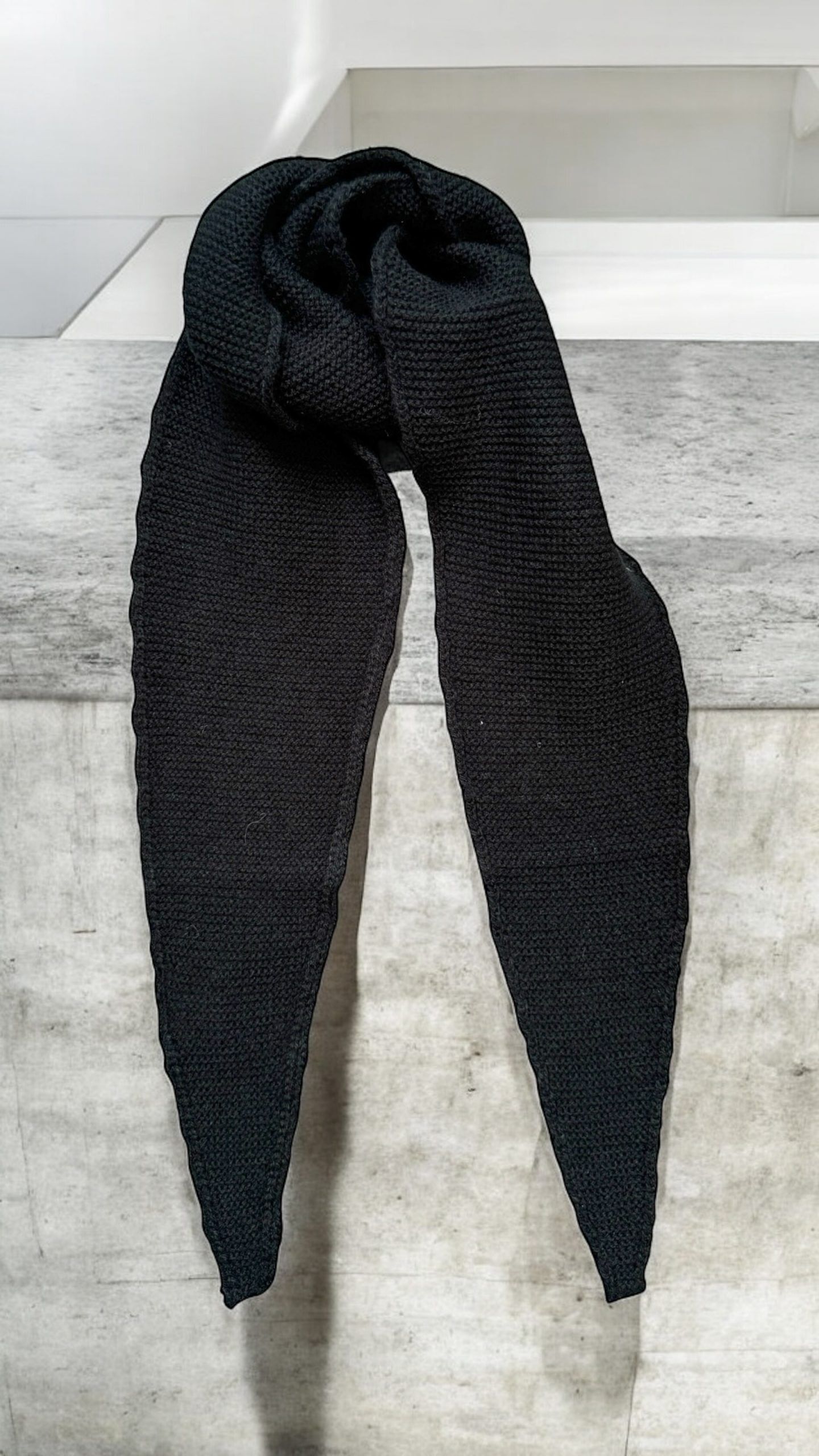 Kjær strikket sjerf - Black