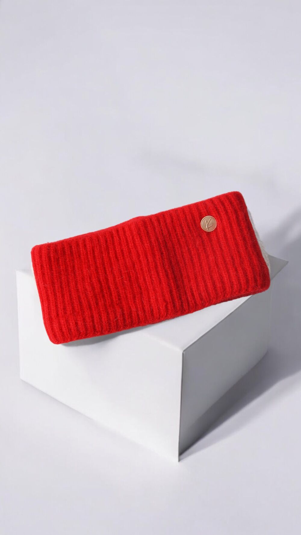 THE HEAD Red